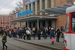 Hlavní nádraží v Olomouci evakuovali a zavřeli kvůli anonymu, který nahlásil bombu