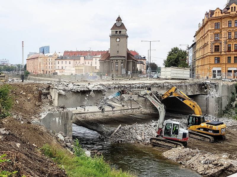 Bourání mostu v Komenského ulici v Olomouci - 19. července 2018