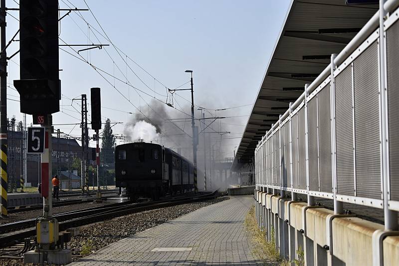 Jízdy historických vlaků na olomouckém hlavním nádraží - 12. 6. 2021