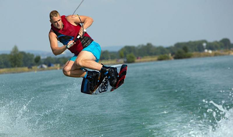 Wakeboarding a Wakeskate na pískovně v Nákle