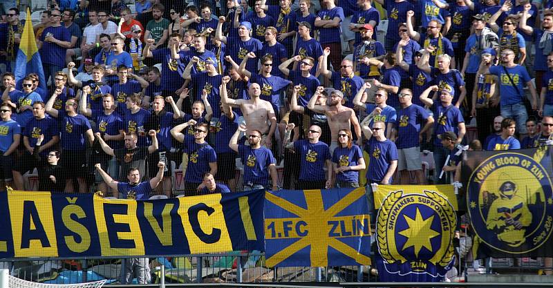 Fanoušci Zlína na Andrově stadionu v Olomouci