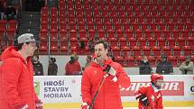 Hokejisté HC Olomouc se v plecharéně společně s fanoušky loučili se sezonou 2021/2022.