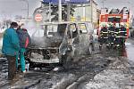 Vyhořelý Ford Transit v Pavlovičkách