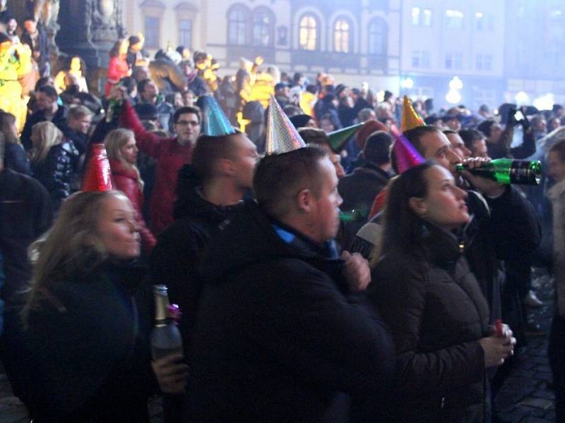 Vítání nového roku 2014 na olomouckém Horním náměstí