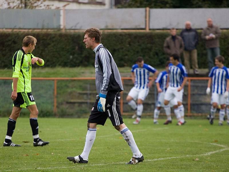 Fotbalisté Uničova v pruhovaných dresech