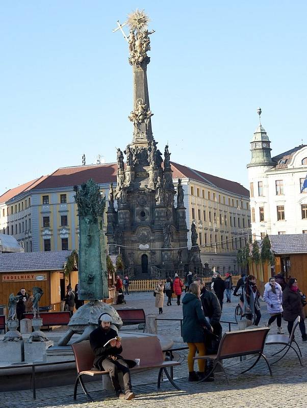 Zimní jarmark v centru Olomouce otevřel, 3. prosince 2021