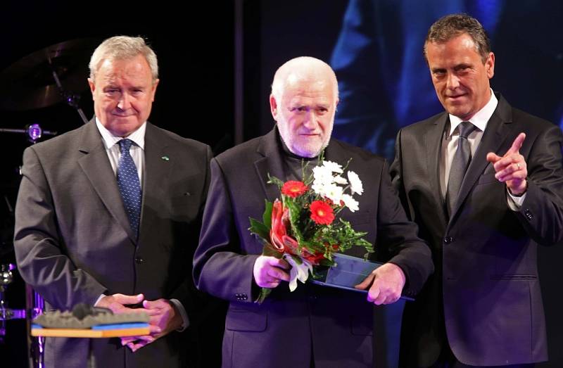 Cena hejtmana Olomouckého kraje za výjimečný počin v oblasti kultury  -  Karel Novák (fotograf)  - předávali hejtman Jiří Rozbořil  a primátor Prostějova Miroslav Pišťák