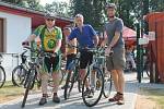 Na cestu po jedenácti obcích mikroregionu Bystřička se dnes dopoledne vydaly desítky cyklistů. 