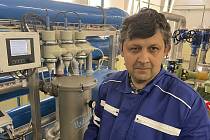 Miloš Bašný, obsluha unikátní nanofiltrační technologie úpravy vody v Domašově nad Bystřicí. Říjen 2021