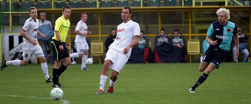 HFK Olomouc (v bílém) vs. Orlová-Lutyně