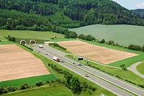 Tunel Dětřichov na dálnici D35 bude nejdelší v České republice.