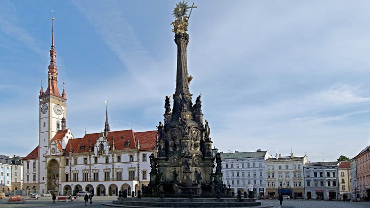 Sloup Nejsvětější Trojice na Horním náměstí v Olomouci