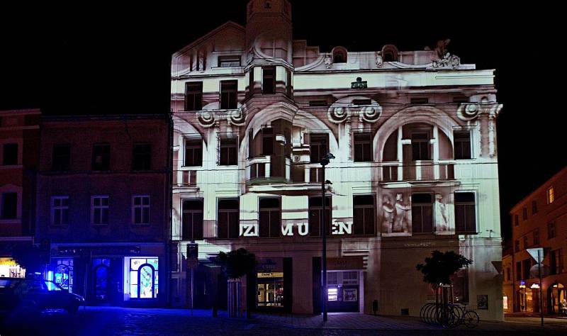 Festival VZÁŘÍ. Videomapping na Dolním náměstí