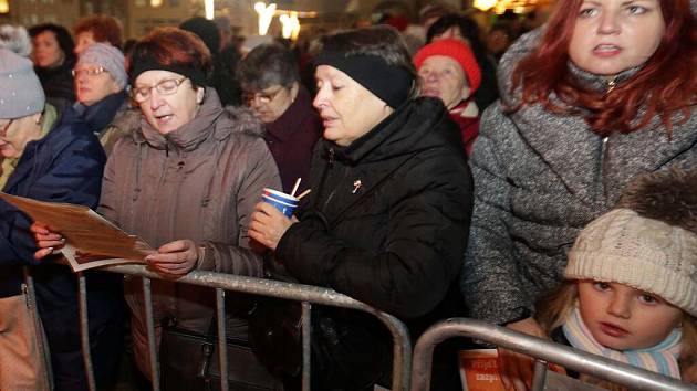 Česko zpívá koledy na Horním náměstí v Olomouci