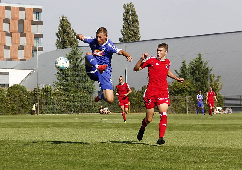 Sigma (v modrém) deklasovala Baník 6:0.