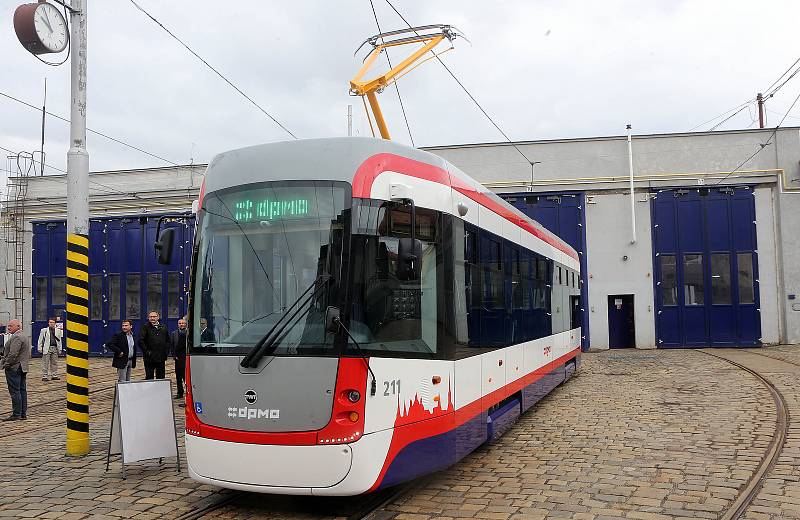 Představení nové tramvaje EVO 1 v Olomouci.