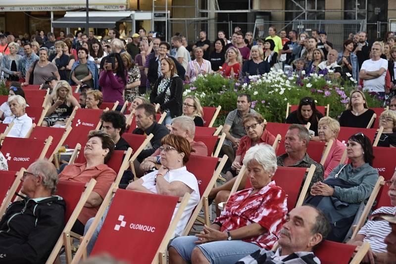 Koncert Františka Nedvěda na Horním náměstí v Olomouci 9. července 2021 na úvod festivalu Pohoda u Trojice