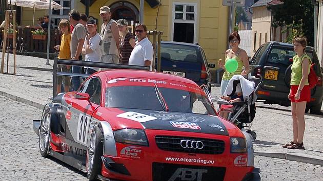 Milan Kašpárek (Audi TT-R DTM) sjíždí do depa.