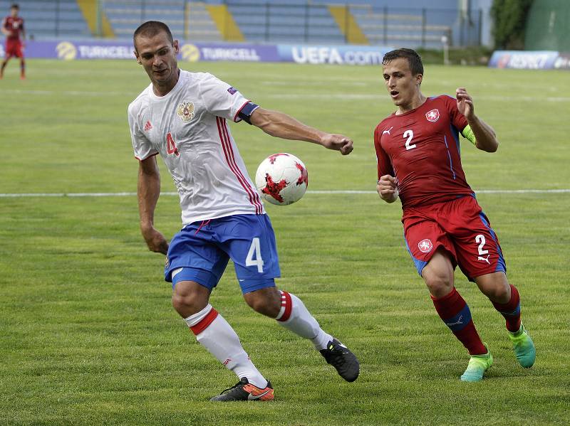 Tým amatérské fotbalové reprezentace z Olomouckého kraje (v červeném) podlehl regionu Jižního Ruska 1:2