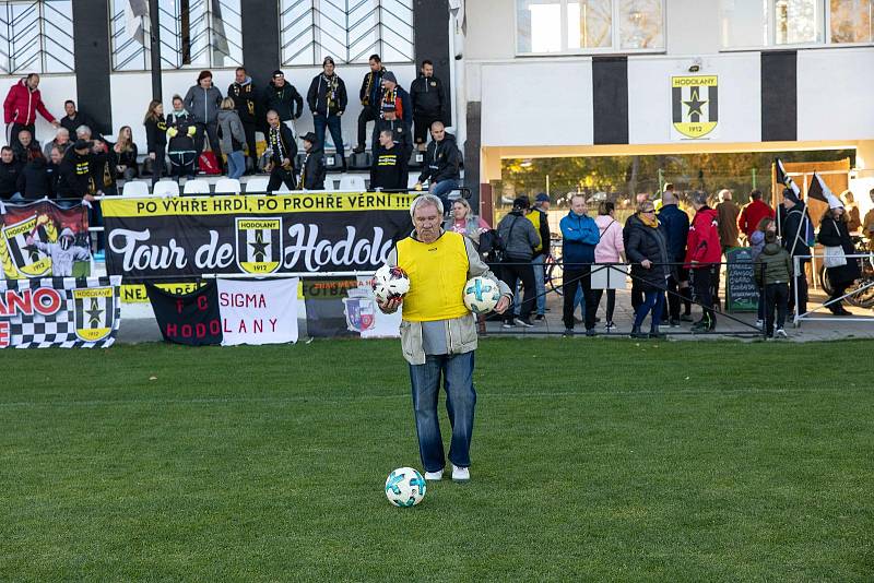 Hodolany (v pruhovaném) porazily Šumvald 4:1