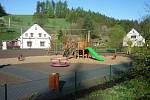 V Norberčanech umožnila spolupráce s invstorem do energie z větru výstavbu dětského hřiště, které v obci vybudovali v minulém roce.