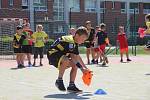 V Litovli trénují děti s florbalovými profíky