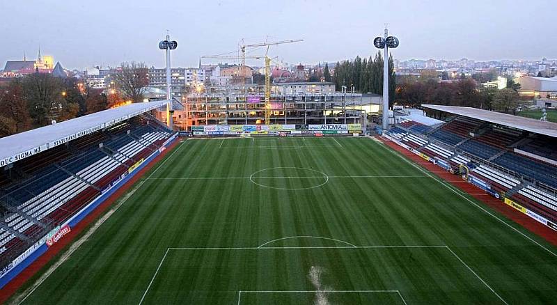 Stavba nové jižní tribuny Androva stadionu