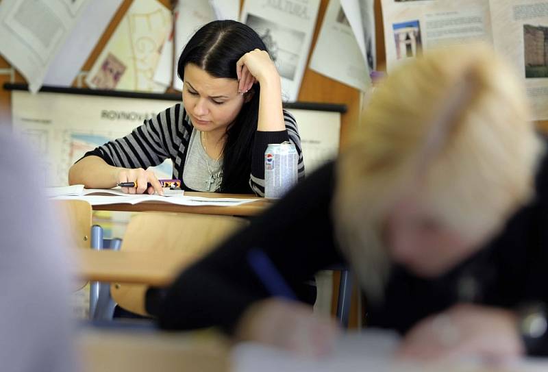 Studenti si vyzkoušeli státní maturitu nanečisto.