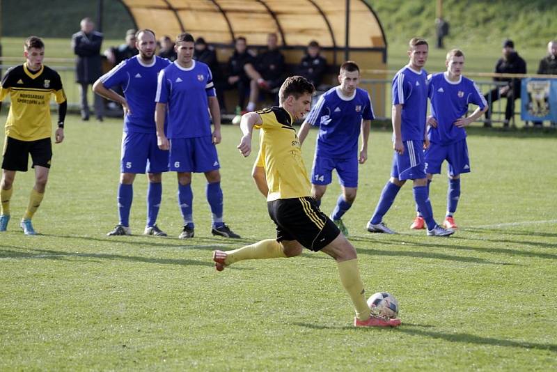 Fotbalisté Nových Sadů (ve žlutém) porazili Nový Jičín 3:1.