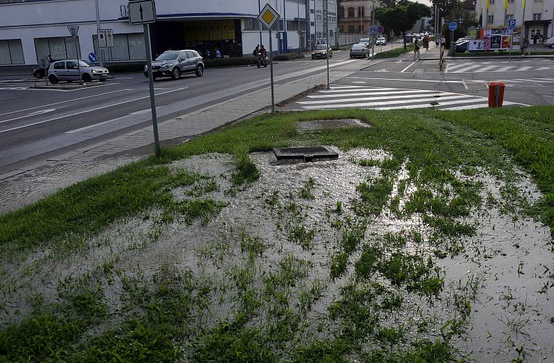 Havárie vodovodního řadu v Olomouci, 16. září 2020. Studentská ulice