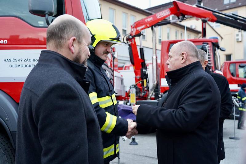 Slavnostní předání nové techniky Hasičskému záchrannému sboru Olomouckého kraje, 8. 1. 2019