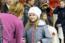 Dívka v čepici je Magdalena Wagenknechtová z Ústí nad Orlicí, vítězka.