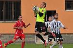 Fotbalisté Ústí (v pruhovaném) hostili pardubické béčko (4:0).