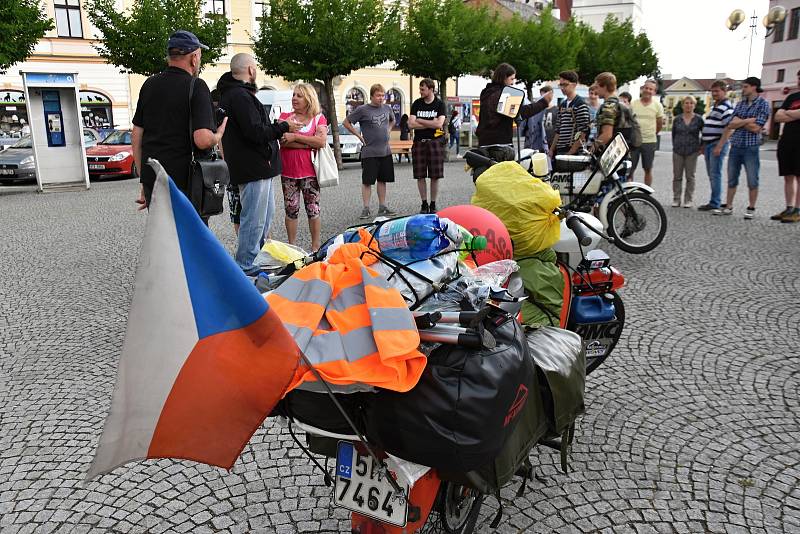 Cestovatelé na pionýrech nabrali směr Rusko.