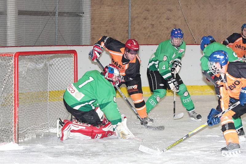 Čestice – Dlouhoňovice 8:3 (2:1,3:0,3:2).