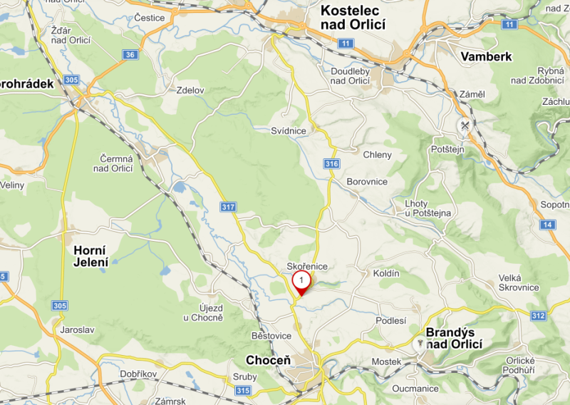 Na silnici II/316 nedaleko obce Běstovice ve směru na Skořenice došlo k razantnímu sesuvu půdy. Silnici kvůli vysokému riziku dalšího možného sesuvu bylo nutné uzavřít.