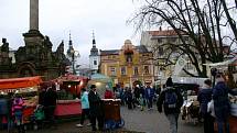 Advent v Žamberku odstartoval jarmark a rozsvícení stromu.