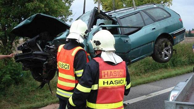 Nehoda na silnici I/35 u Zámrsku.