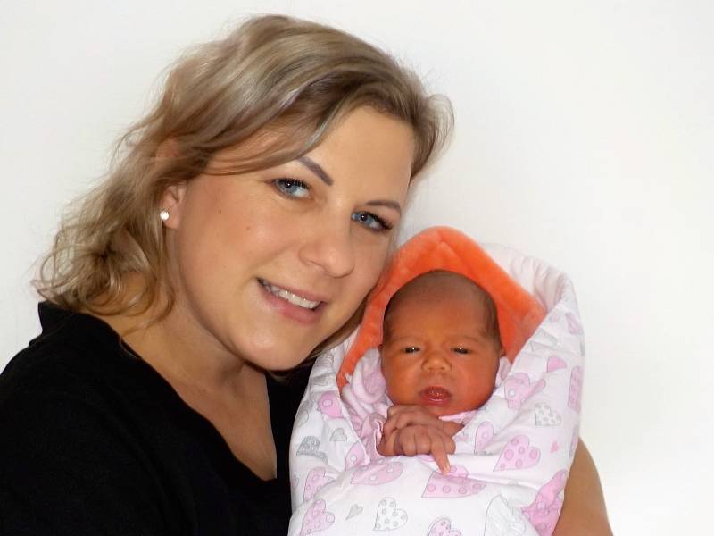 Diana Cindrová je po Dominikovi a Danielovi první holčička Pavlíny a Lukáše z Ústí nad Orlicí. S váhou 2810 g se narodila dne 6. 9. v 14.10 hodin.
