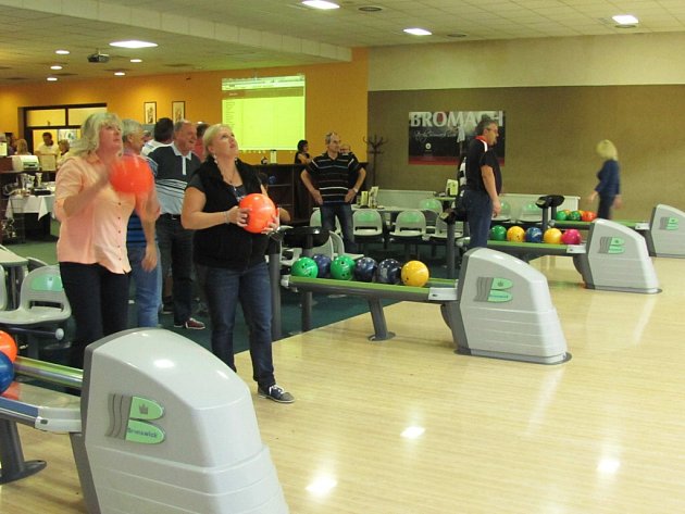 Z bowlingového turnaje pořádaného Oblastní kanceláří Orlicko Krajské hospodářské komory Pardubického kraje.