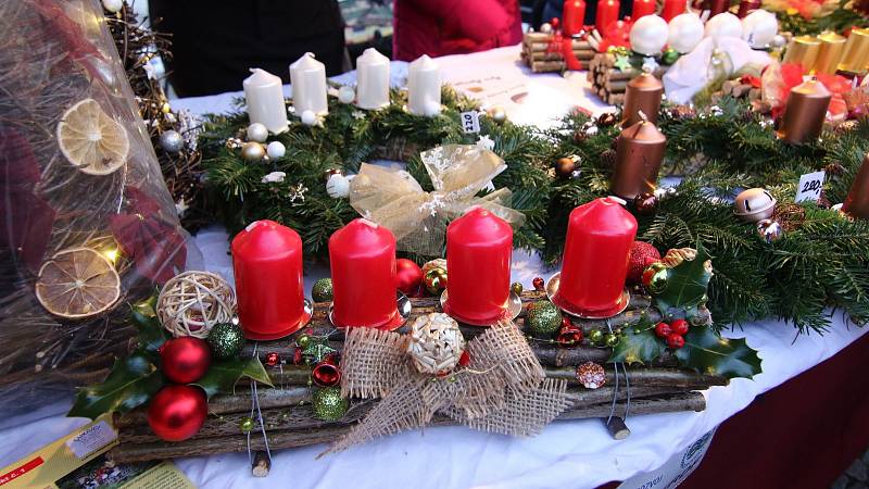 První adventní neděli 1. prosince byl na Mírovém náměstí v Ústí nad Orlicí zahájen tradiční Ústecký advent.