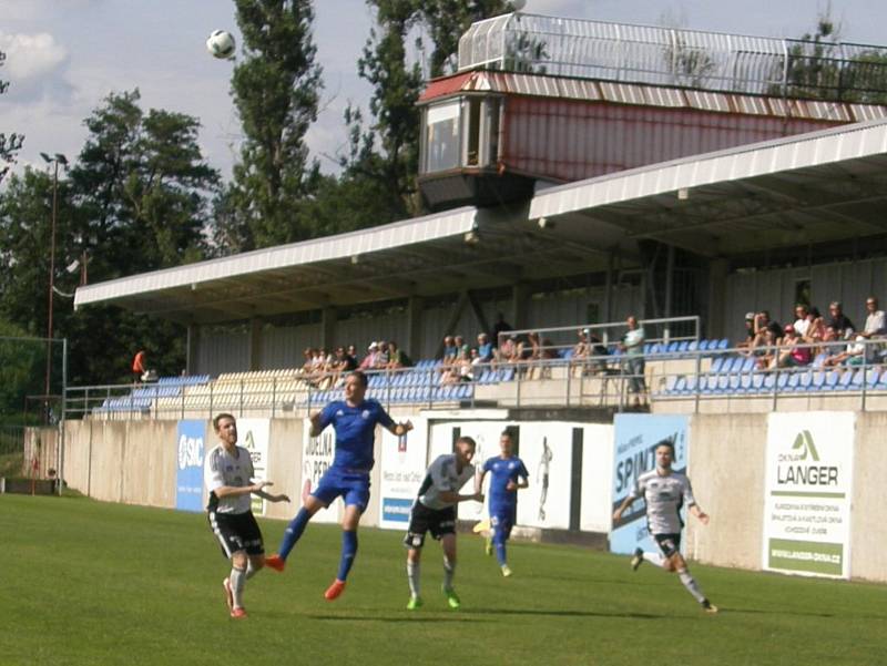 Česká fotbalová liga: TJ Jiskra Ústí nad Orlicí - FK Slavoj Vyšehrad.