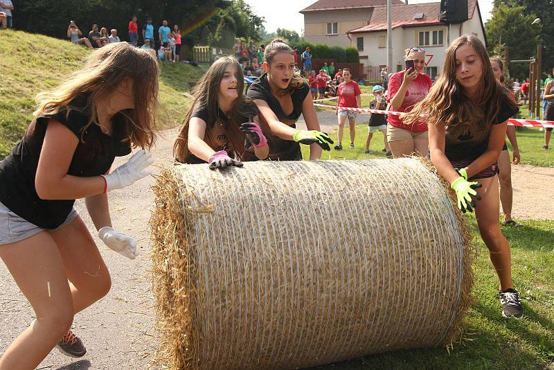 11. ročník Černovírského rolování slámy se v centru Černovíru u Ústí nad Orlicí uskutečnil v sobotu 24. srpna.