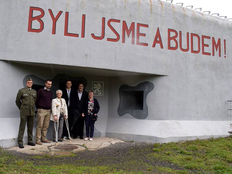 Pěchotní srub U Cihelny navštívila Zdena Mašínová.