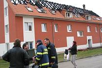 V Rudolticích u Lanškrouna hořela bytovka.