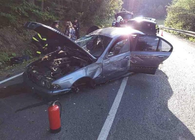 Dvě jednotky hasičů vyjížděly v neděli odpoledne k nehodě osobního vozu na silnici č. 11 z Jablonného nad Orlicí směrem na Žamberk.