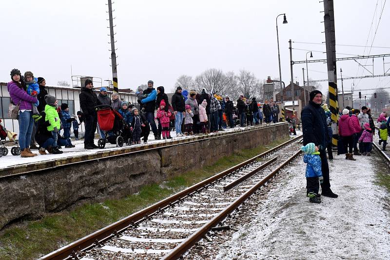 První prosincová sobota přinesla jubilejní ročník tradiční Mikulášské jízdy, která každoročně láká stovky účastníků.