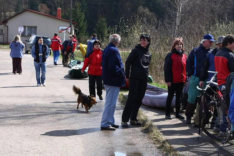 Ústečtí vodáci otevřeli Orlici.