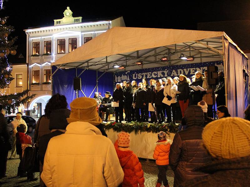 Česko zpívá koledy v Ústí nad Orlicí.