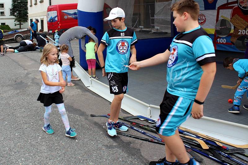 Druhý zářijový čtvrtek v Letohradě tradičně patří sportovně-charitativní akci Běháme pro… Letos se pomáhalo projektu Domácího hospice Alfa – Omega Charity Ústí nad Orlicí.